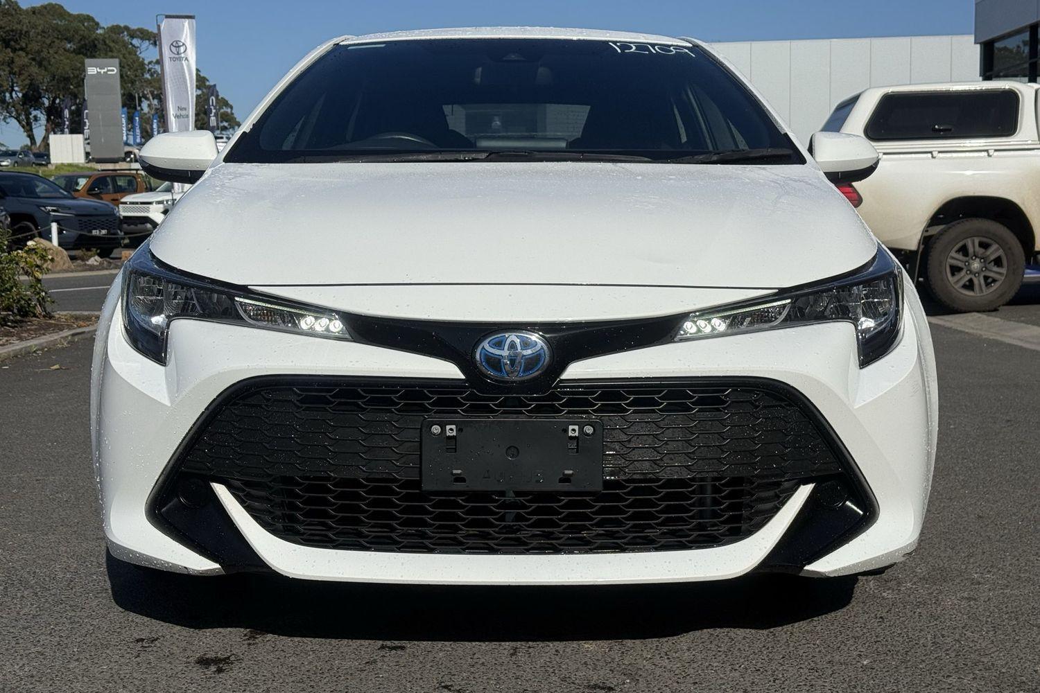 2022 Toyota Corolla Ascent Sport in White