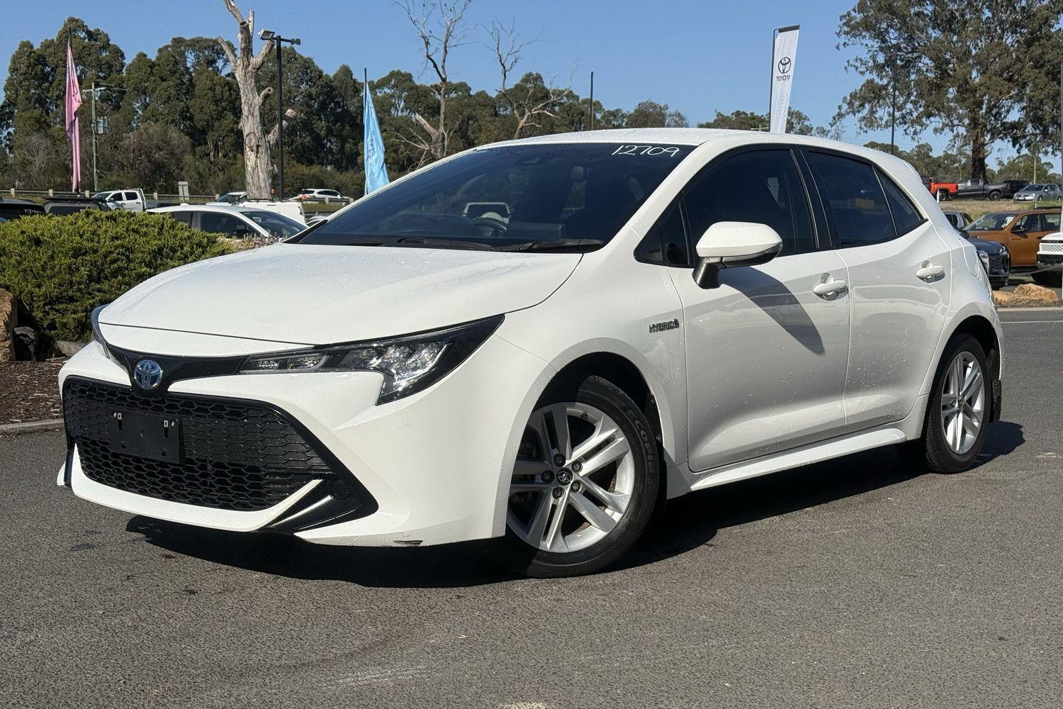 2022 Toyota Corolla Ascent Sport in White