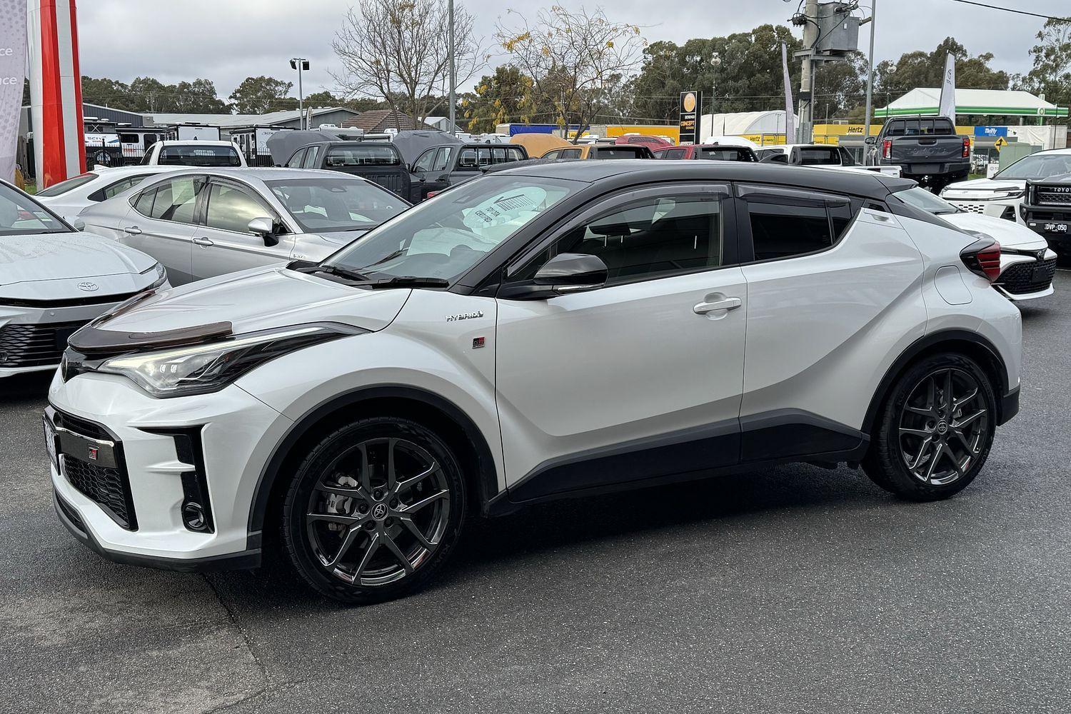 2022 Toyota C-HR GR Sport in Two Tone White