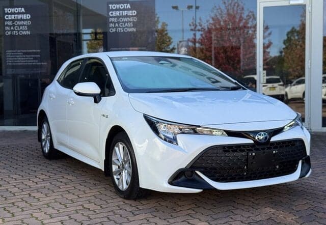 2022 Toyota Corolla Ascent Sport in White