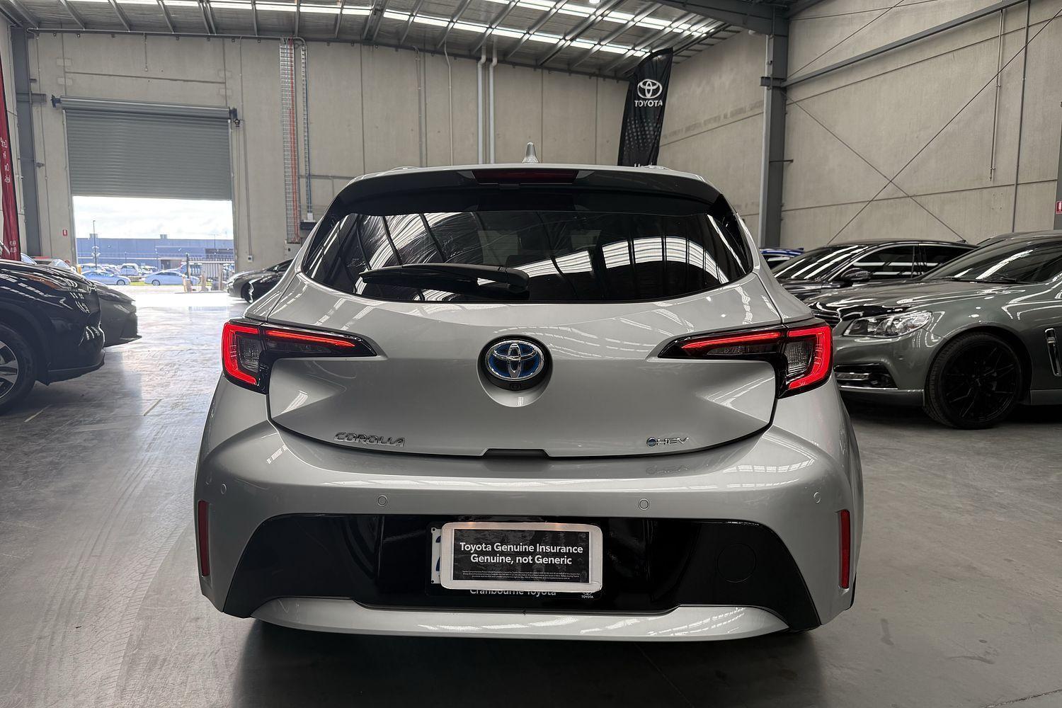 2025 Toyota Corolla SX in Silver