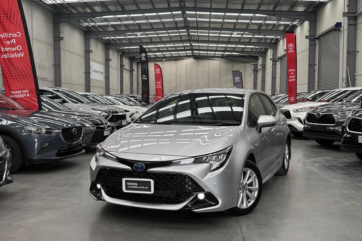 2025 Toyota Corolla SX in Silver
