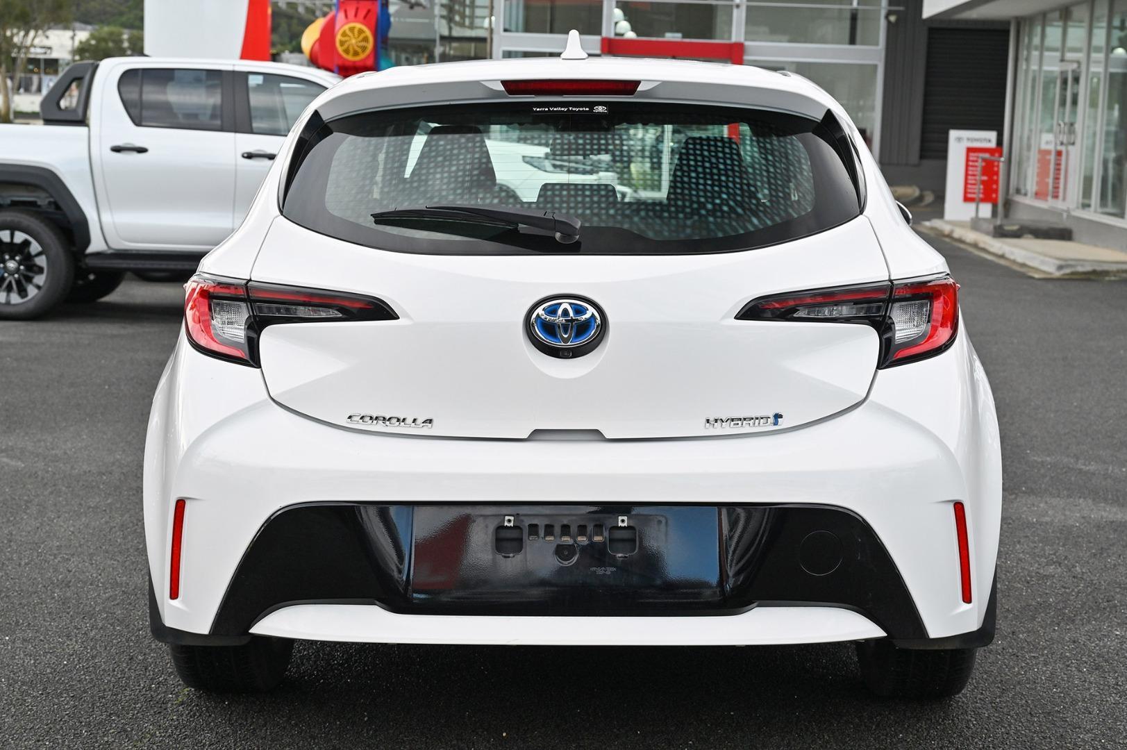 2022 Toyota Corolla Ascent Sport in White