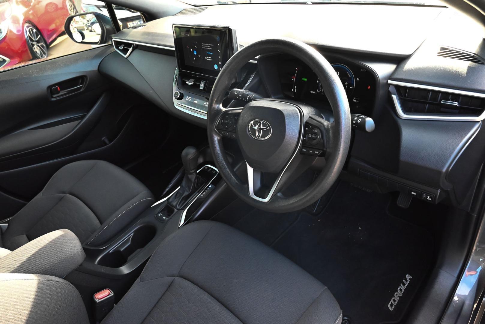 2022 Toyota Corolla Ascent Sport in Silver