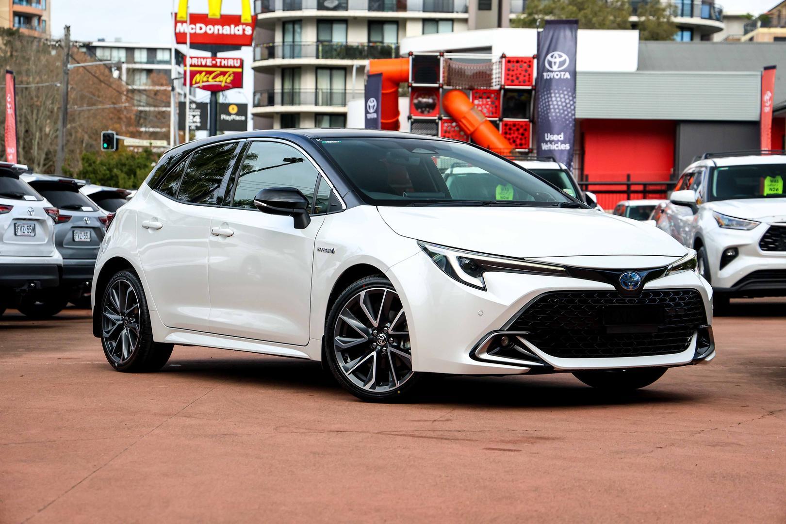 2023 Toyota Corolla ZR in Two Tone White
