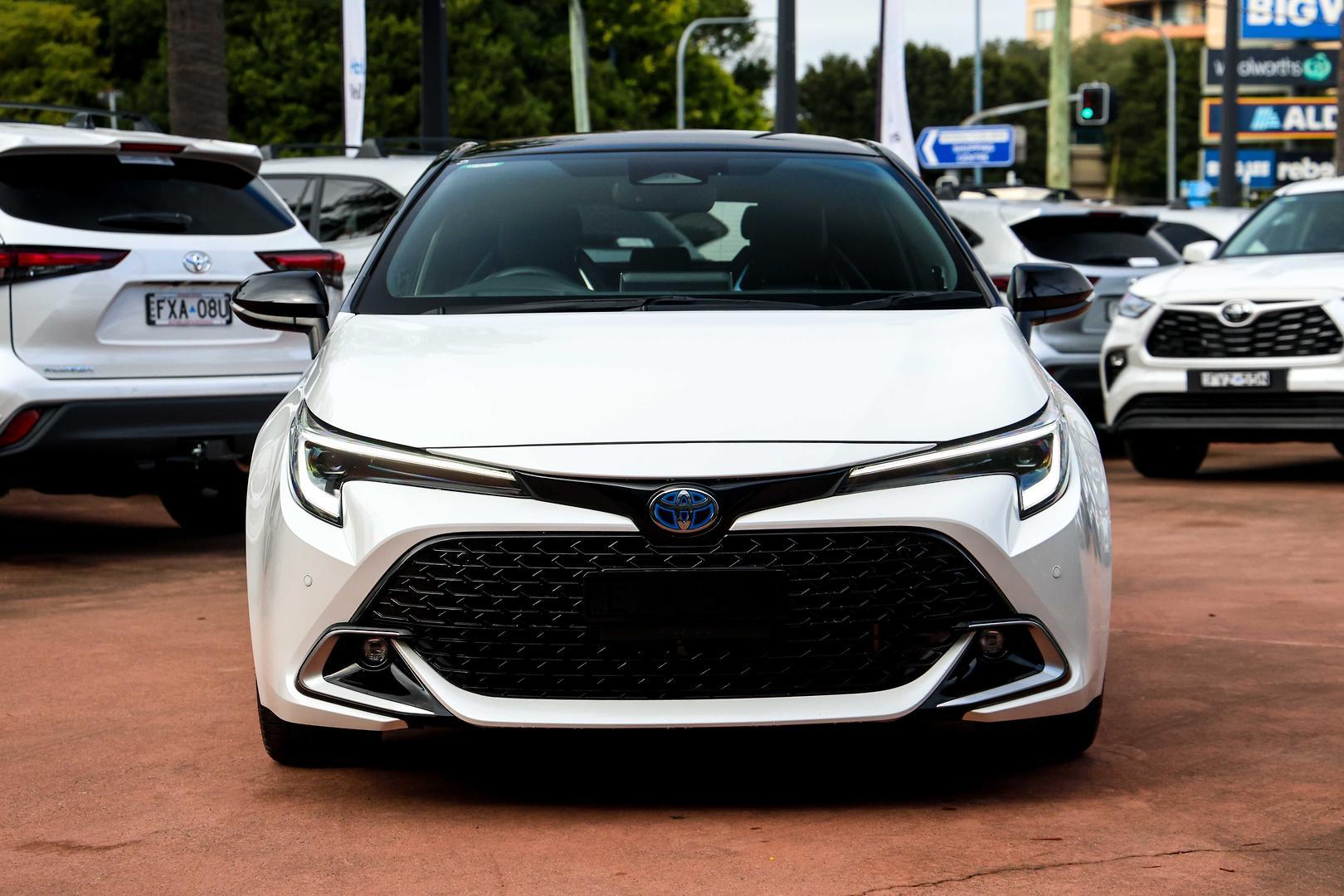 2023 Toyota Corolla ZR in Two Tone White