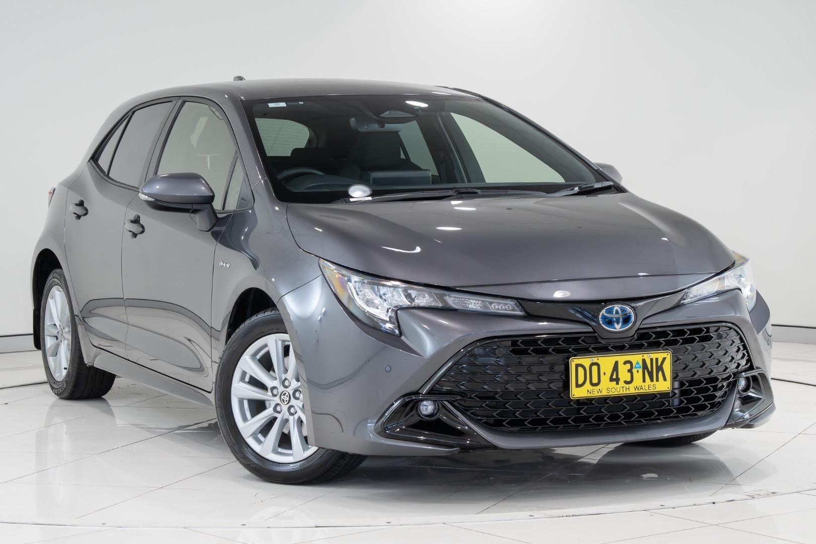 2025 Toyota Corolla SX in Silver