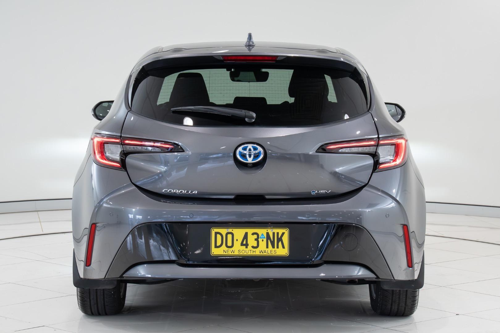2025 Toyota Corolla SX in Silver