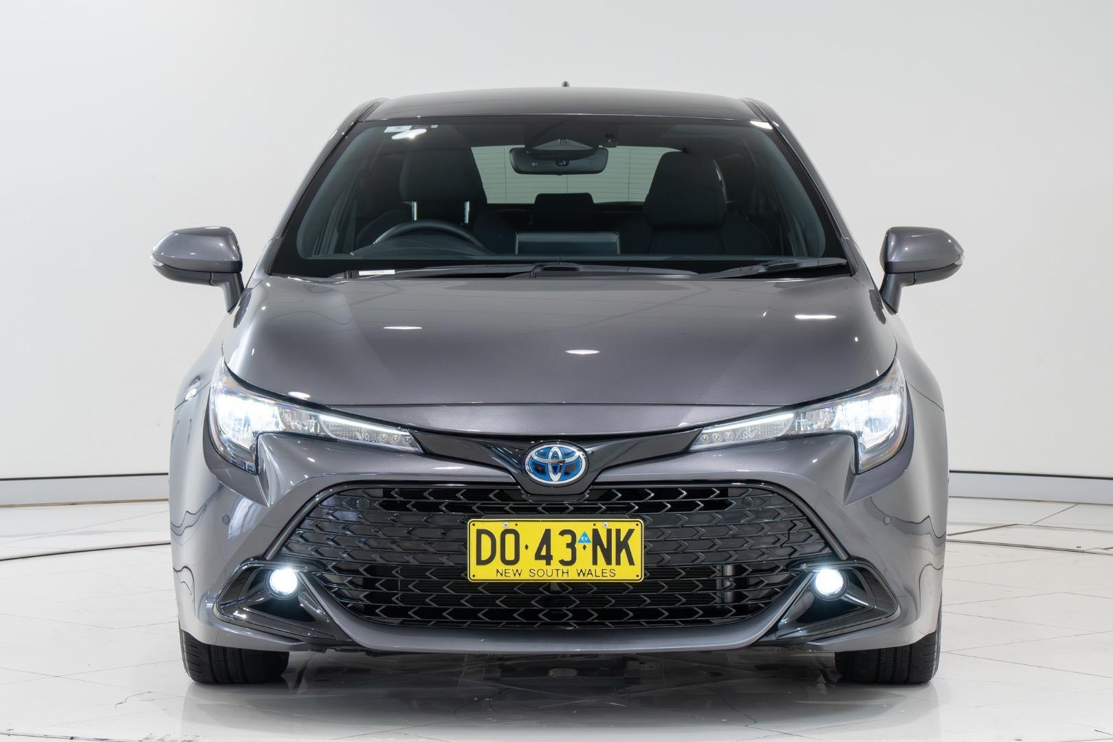 2025 Toyota Corolla SX in Silver