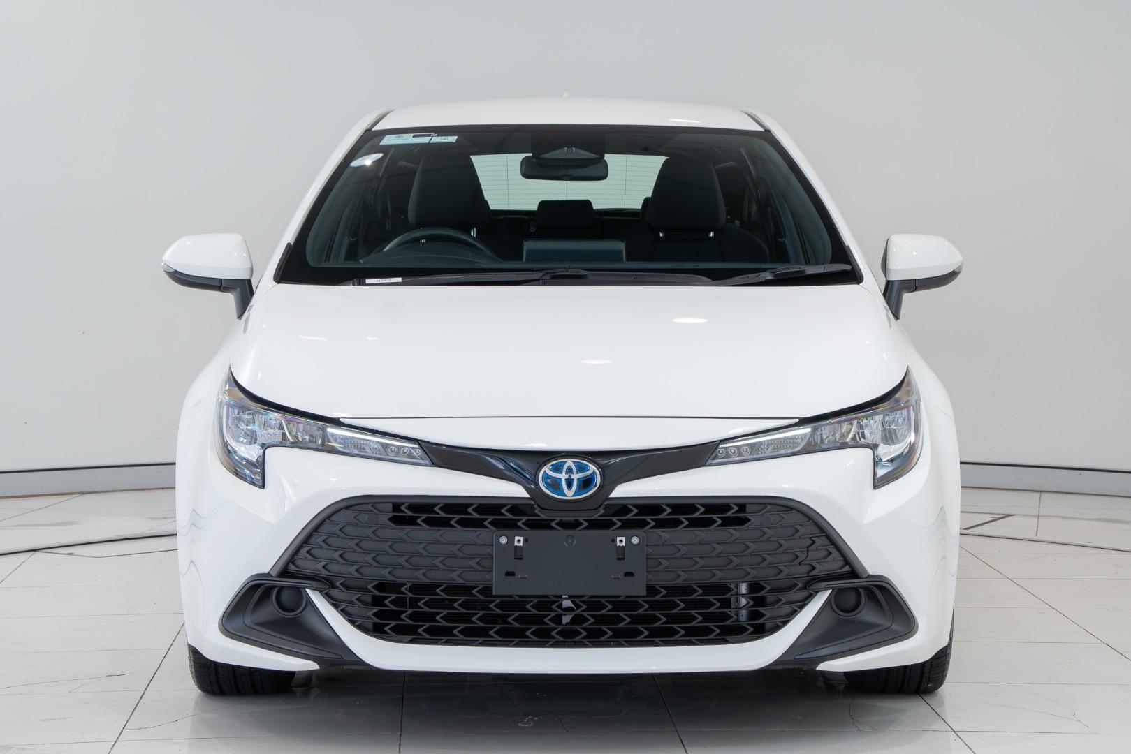 2025 Toyota Corolla Ascent Sport in White
