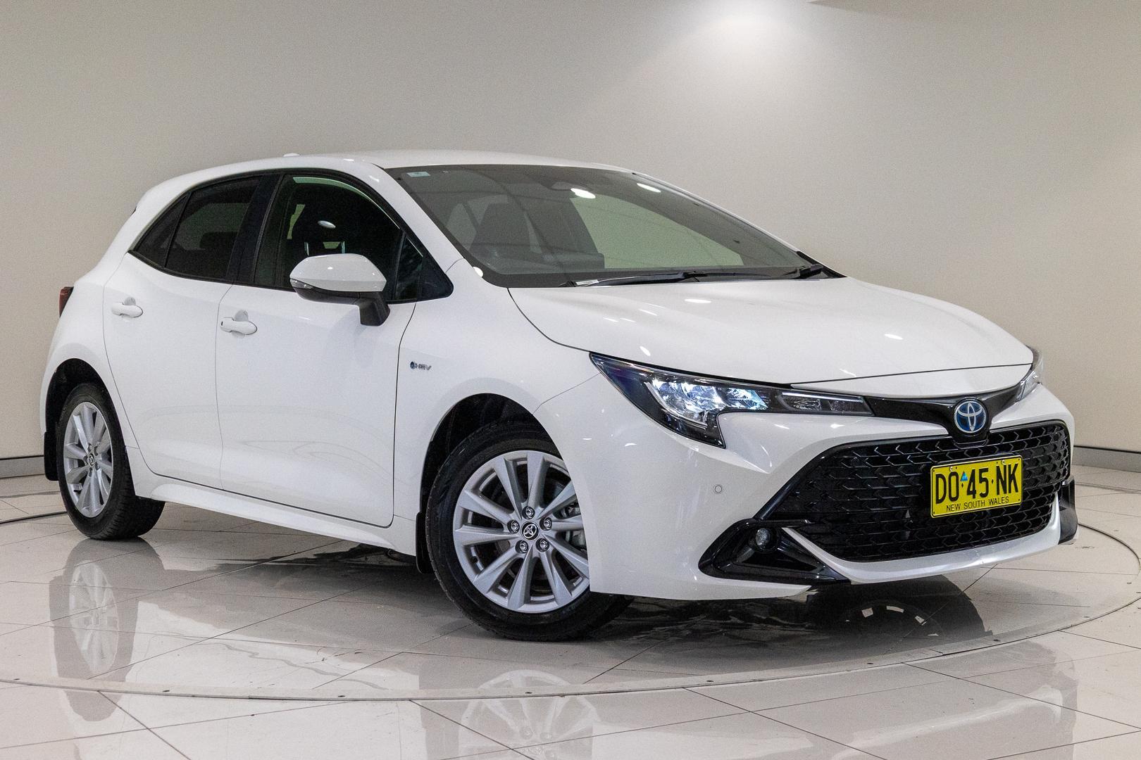 2025 Toyota Corolla SX in White