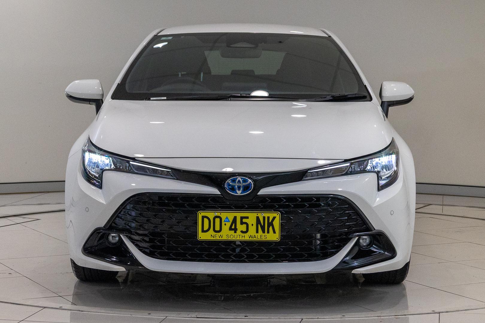 2025 Toyota Corolla SX in White