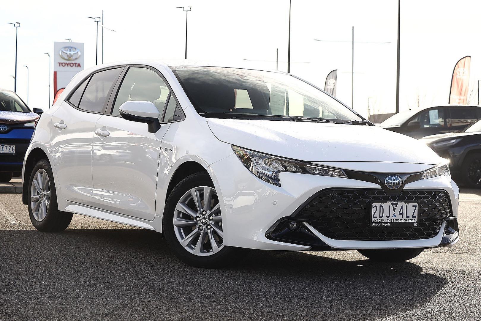2025 Toyota Corolla SX in White