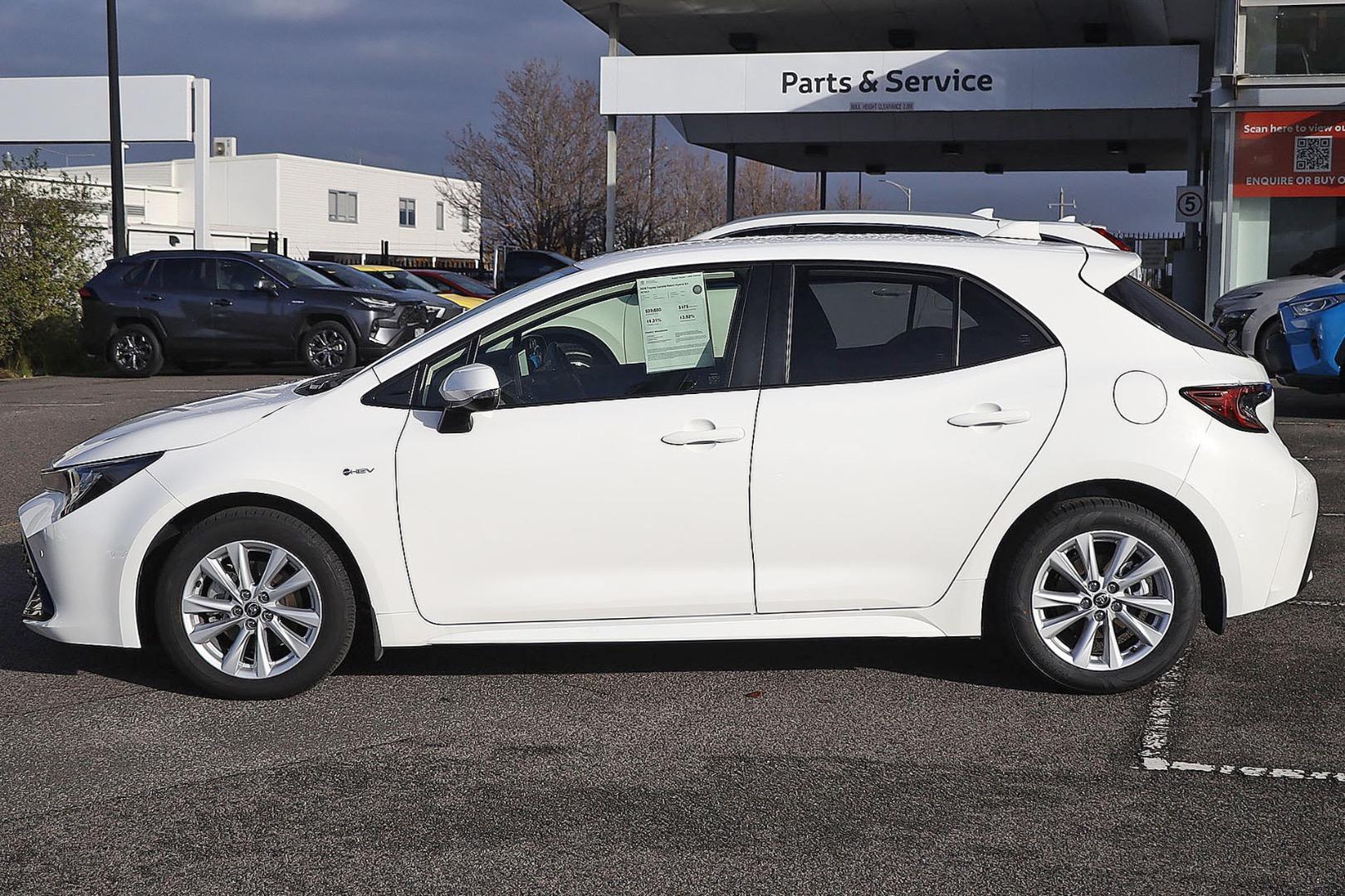 2025 Toyota Corolla SX in White