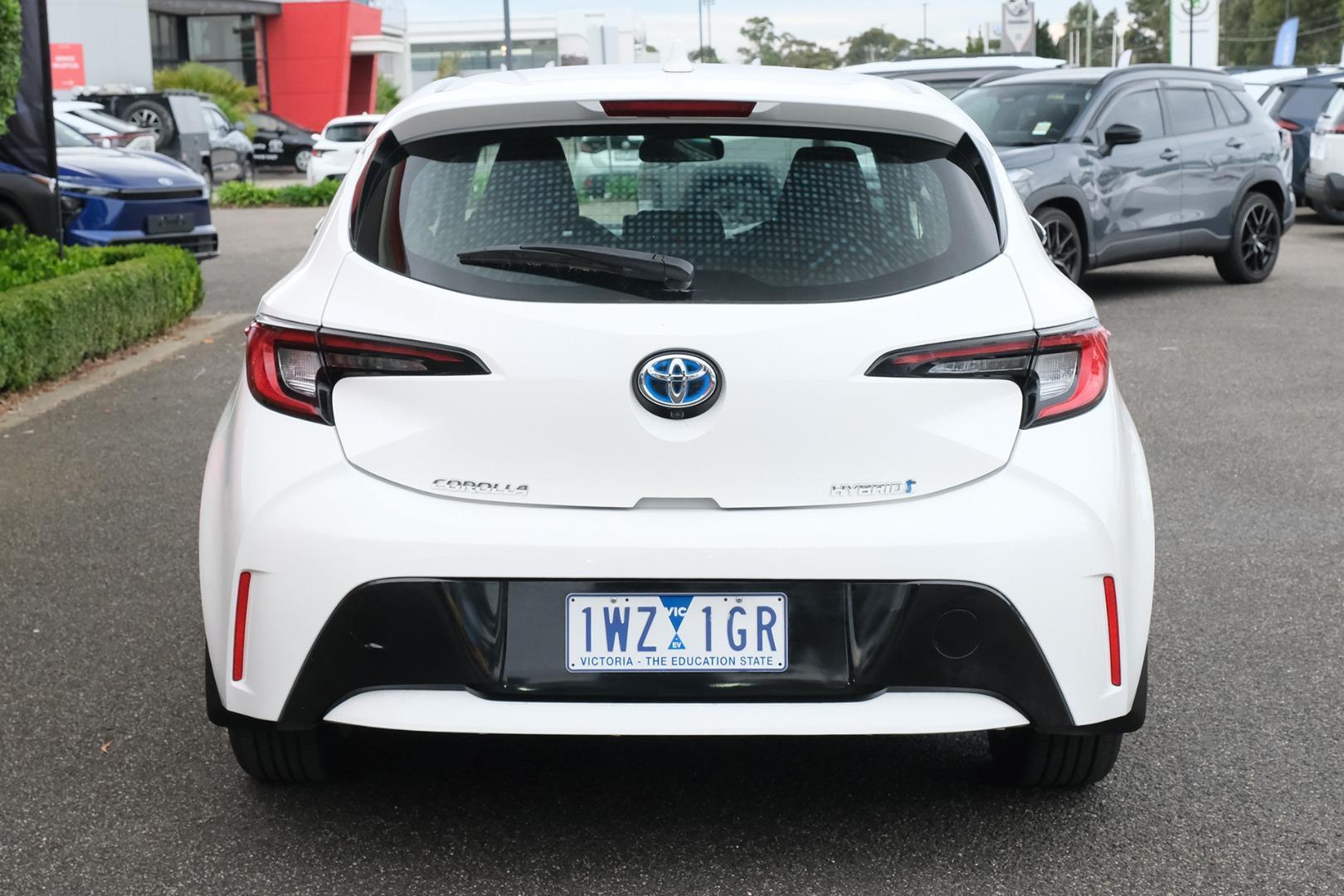 2022 Toyota Corolla Ascent Sport in White