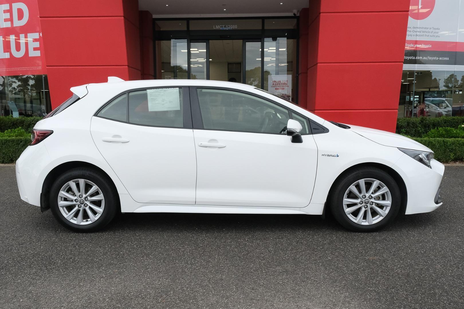 2022 Toyota Corolla Ascent Sport in White