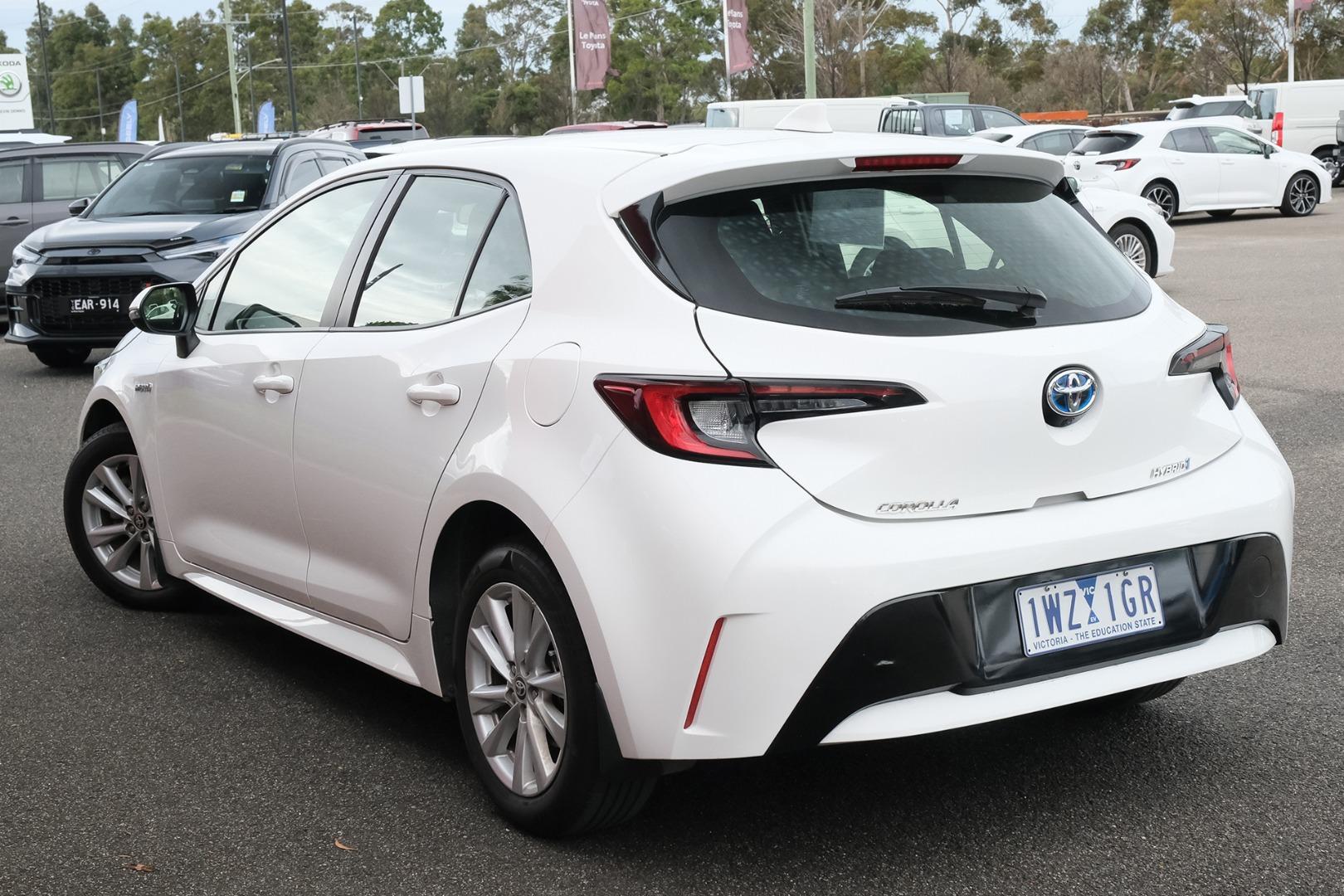 2022 Toyota Corolla Ascent Sport in White