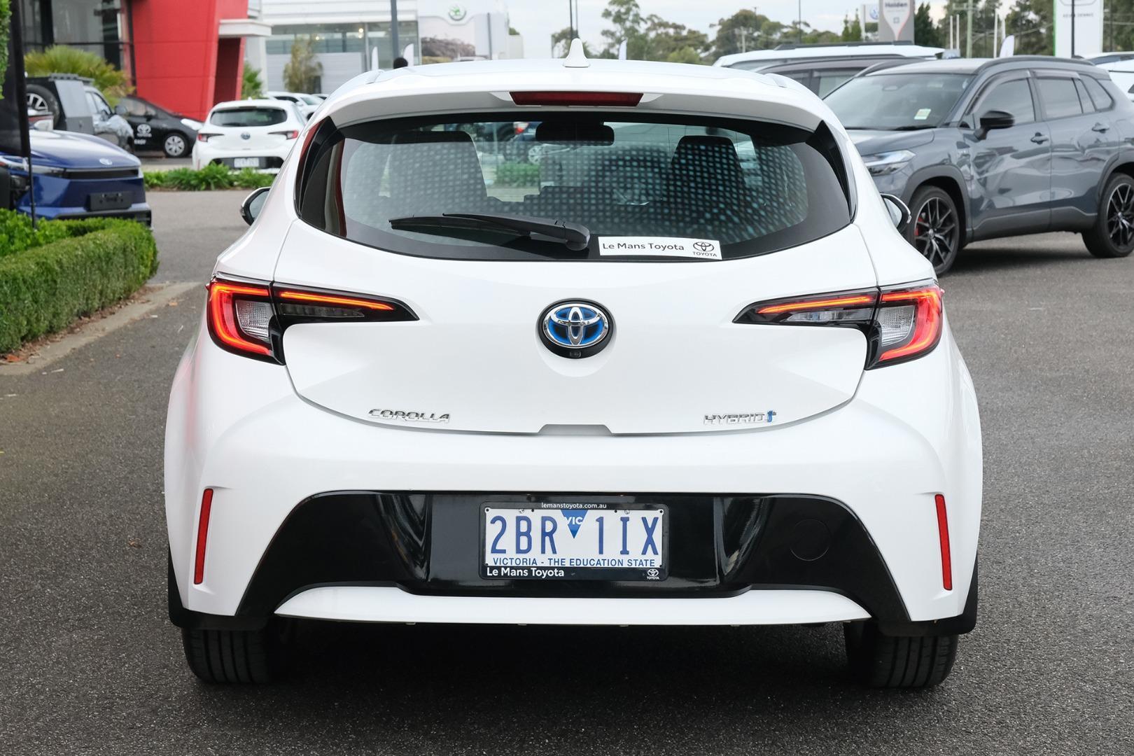 2022 Toyota Corolla Ascent Sport in White