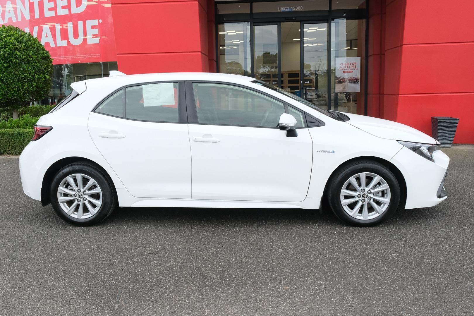 2022 Toyota Corolla Ascent Sport in White