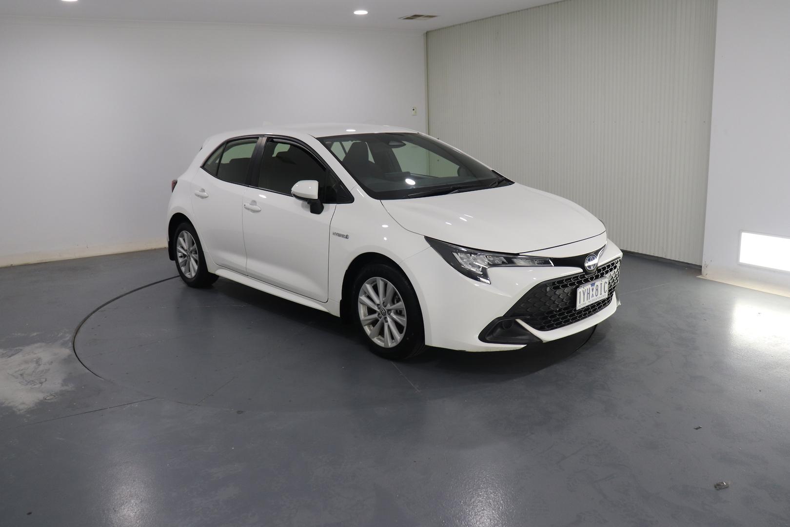 2023 Toyota Corolla Ascent Sport in White