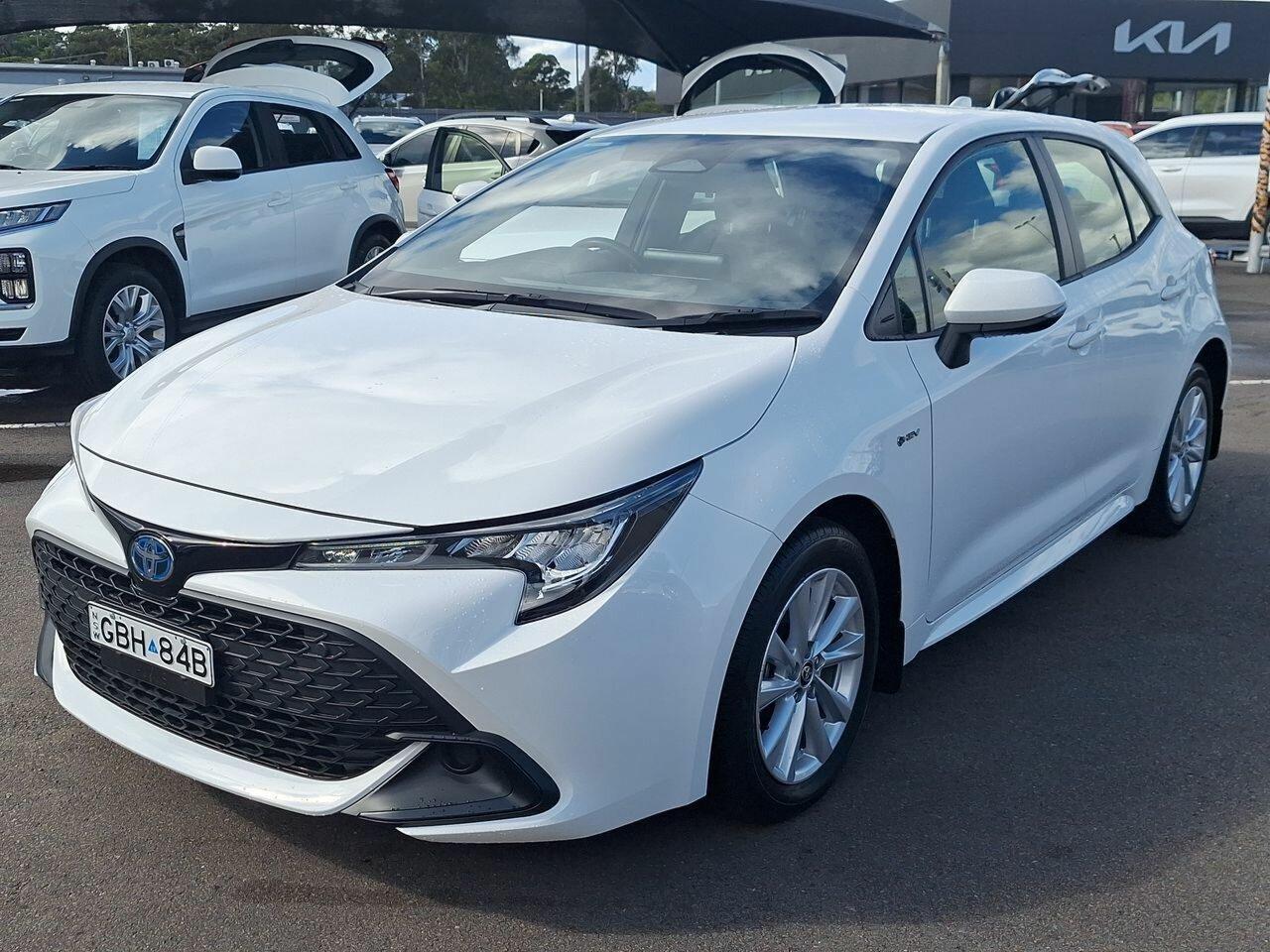 2025 Toyota Corolla Ascent Sport in White