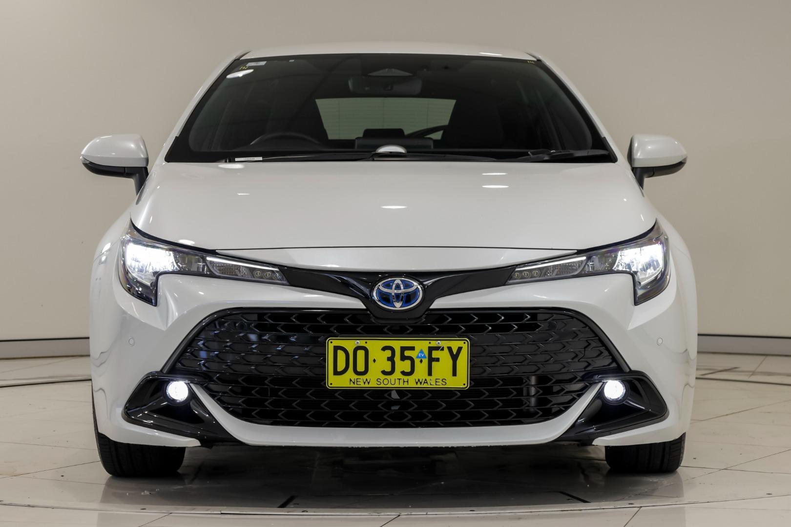 2025 Toyota Corolla SX in White