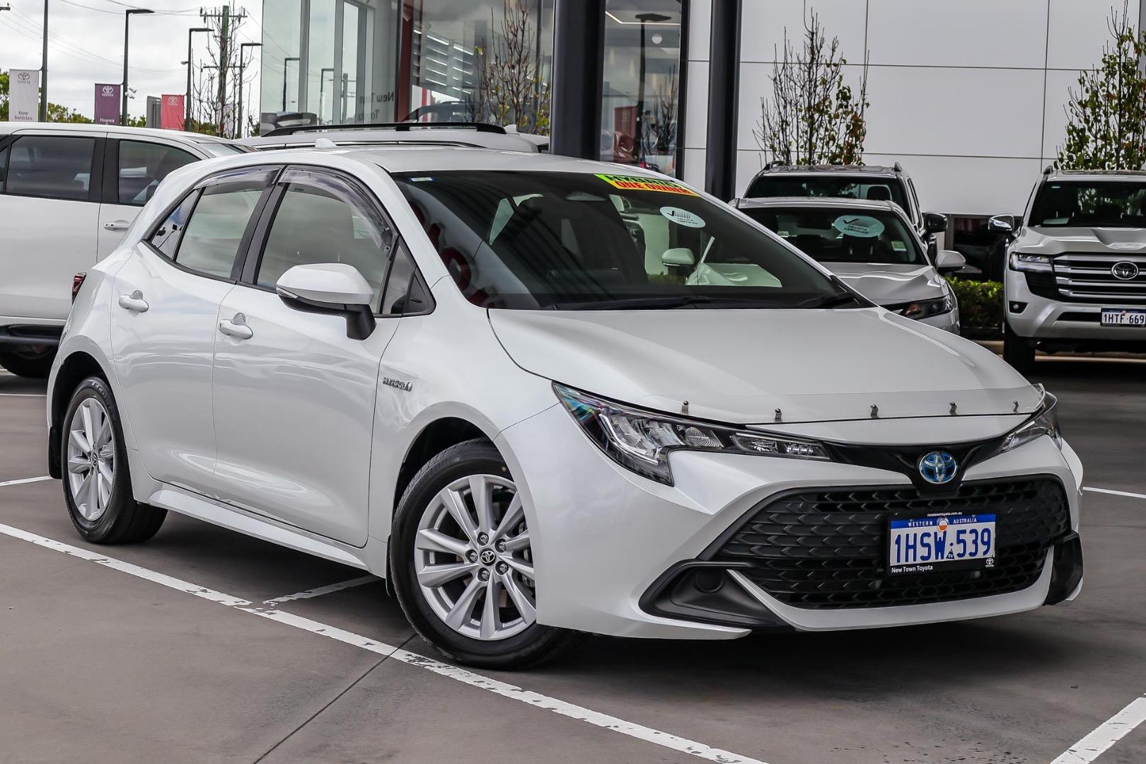 2022 Toyota Corolla Ascent Sport in White