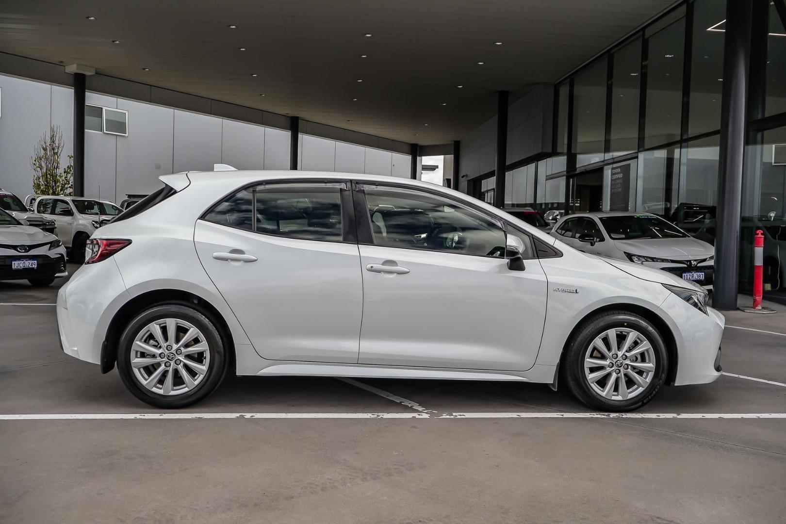 2022 Toyota Corolla Ascent Sport in White
