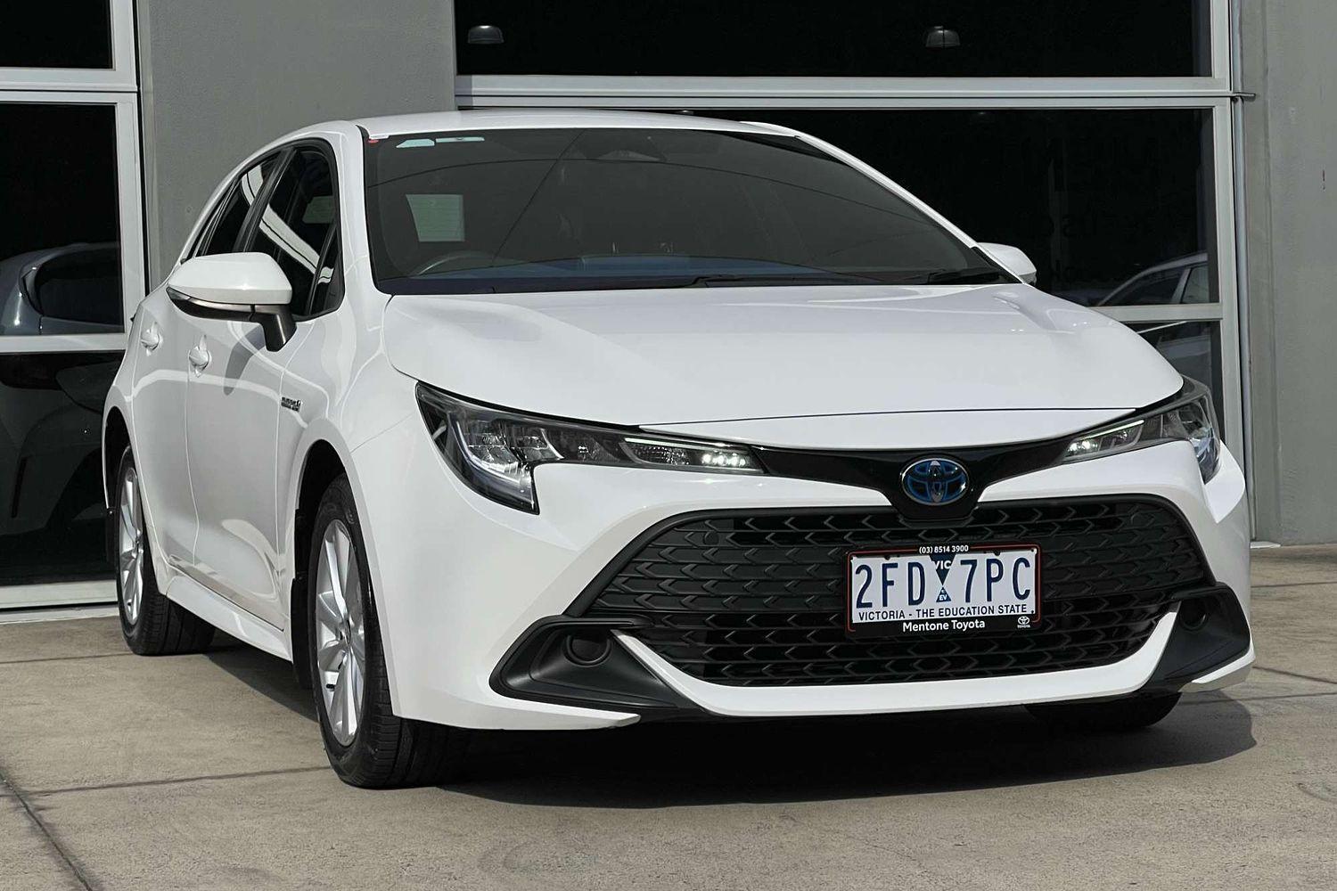 2022 Toyota Corolla Ascent Sport in White