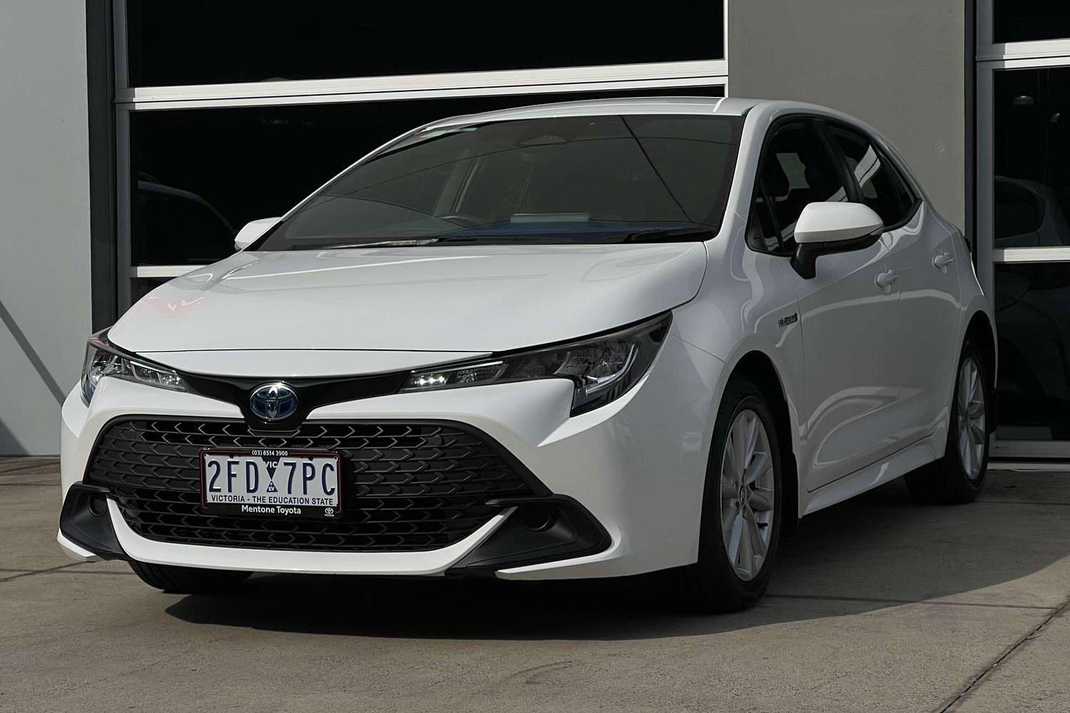 2022 Toyota Corolla Ascent Sport in White