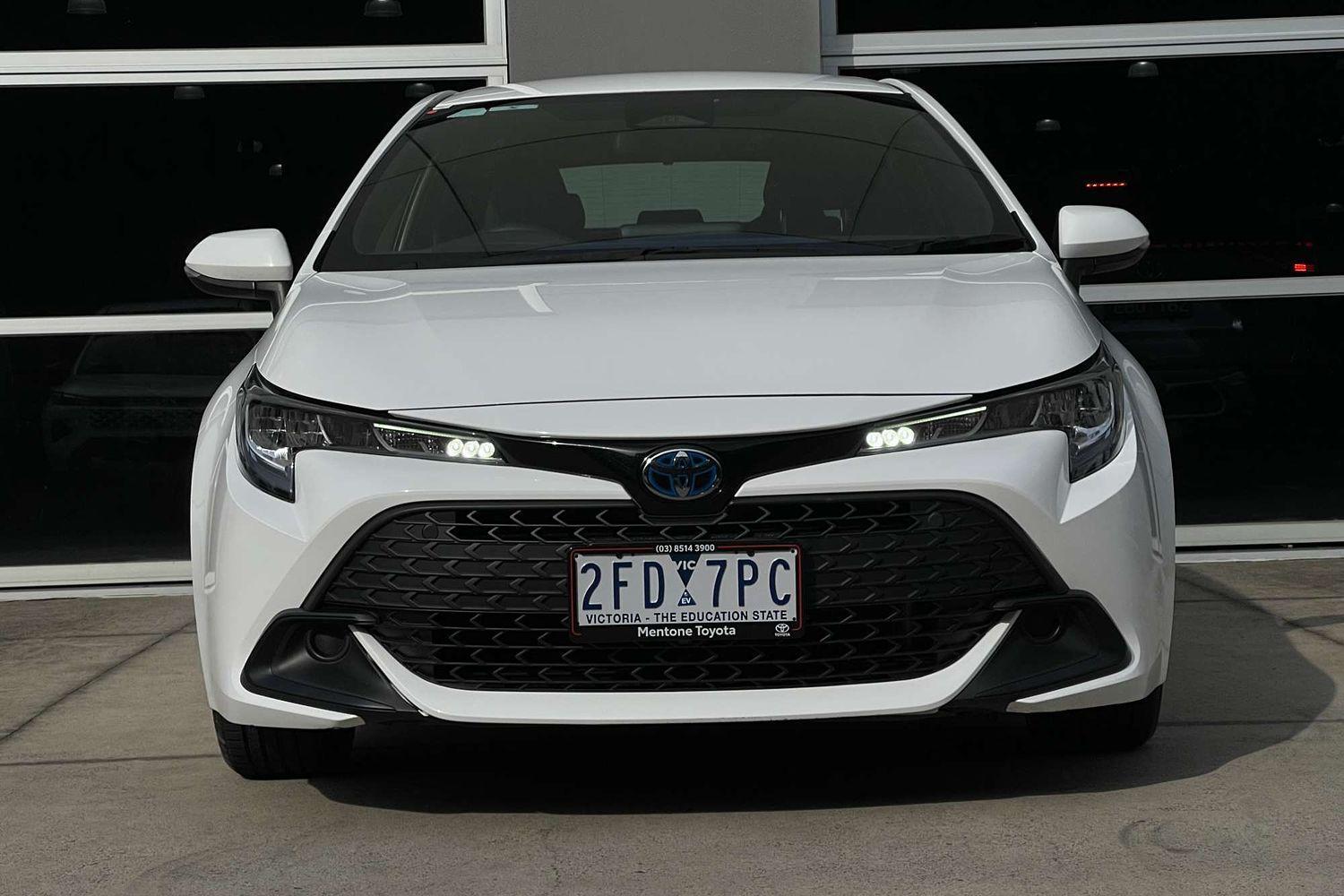 2022 Toyota Corolla Ascent Sport in White