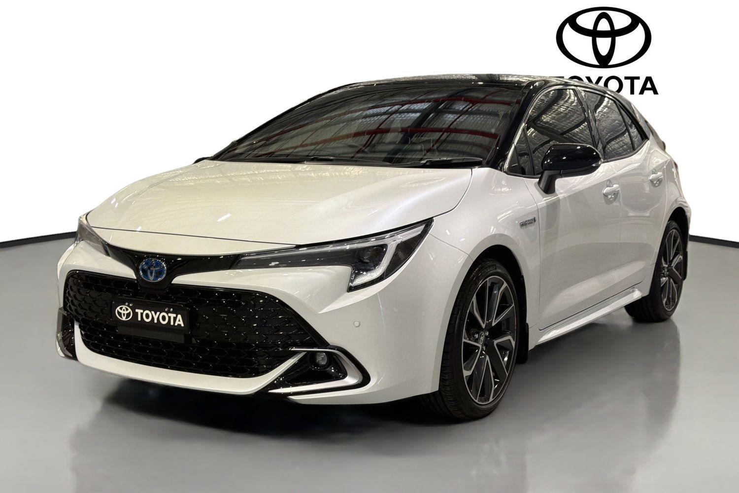 2023 Toyota Corolla ZR in Two Tone White