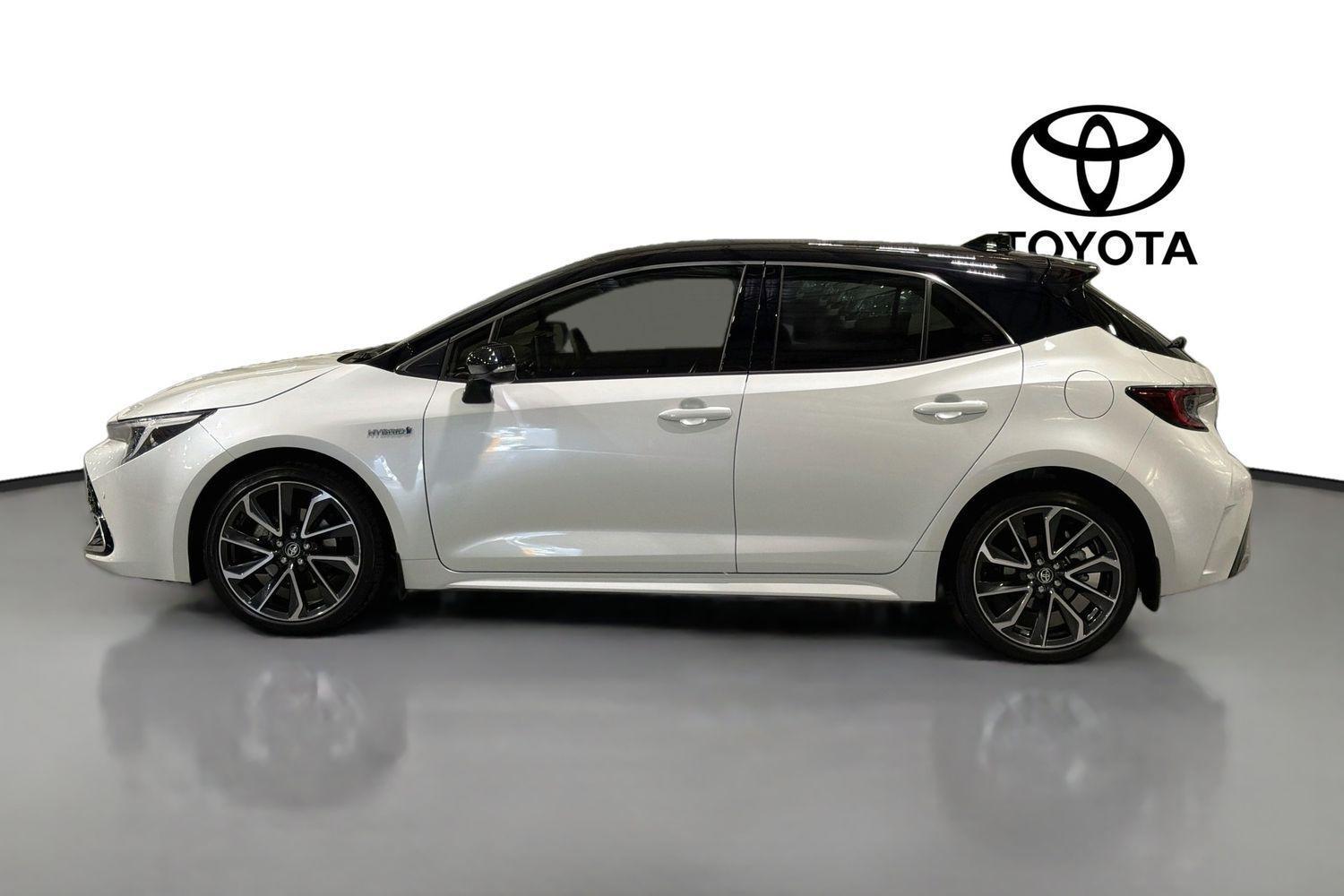 2023 Toyota Corolla ZR in Two Tone White