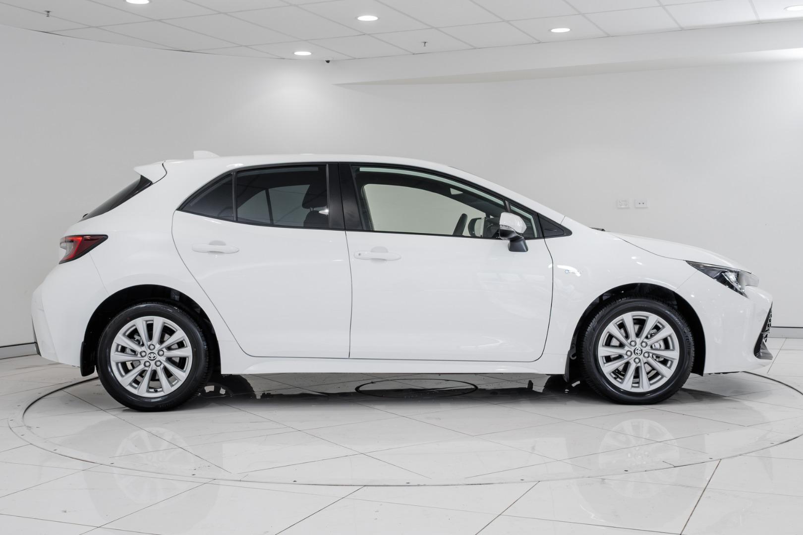 2025 Toyota Corolla SX in White