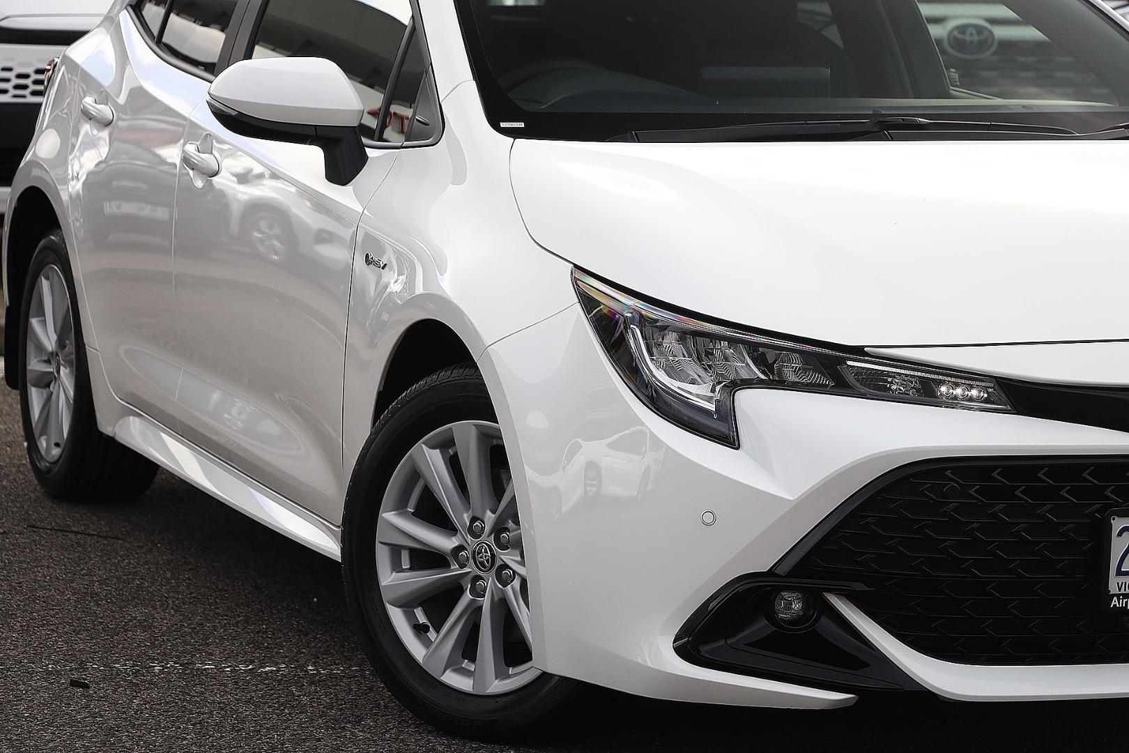 2025 Toyota Corolla SX in White