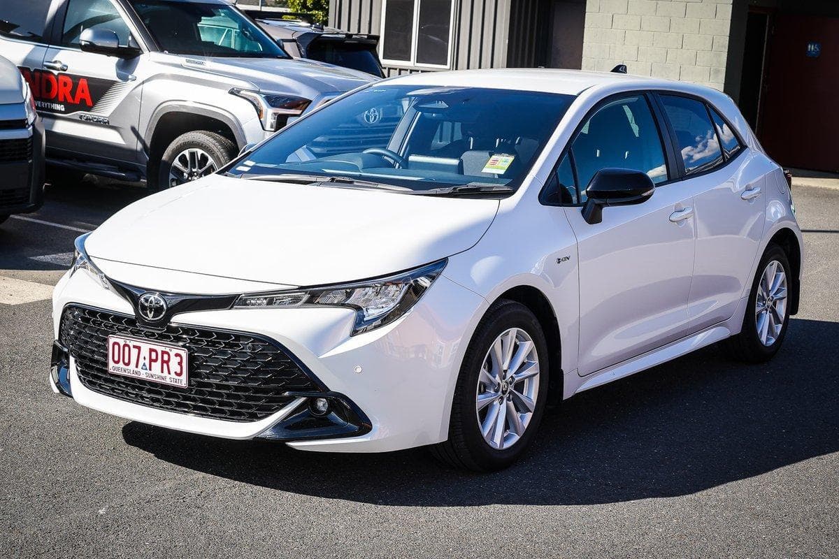 2025 Toyota Corolla SX in White