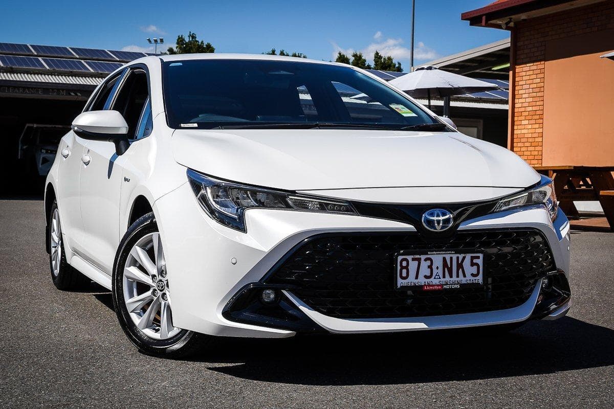 2025 Toyota Corolla SX in White