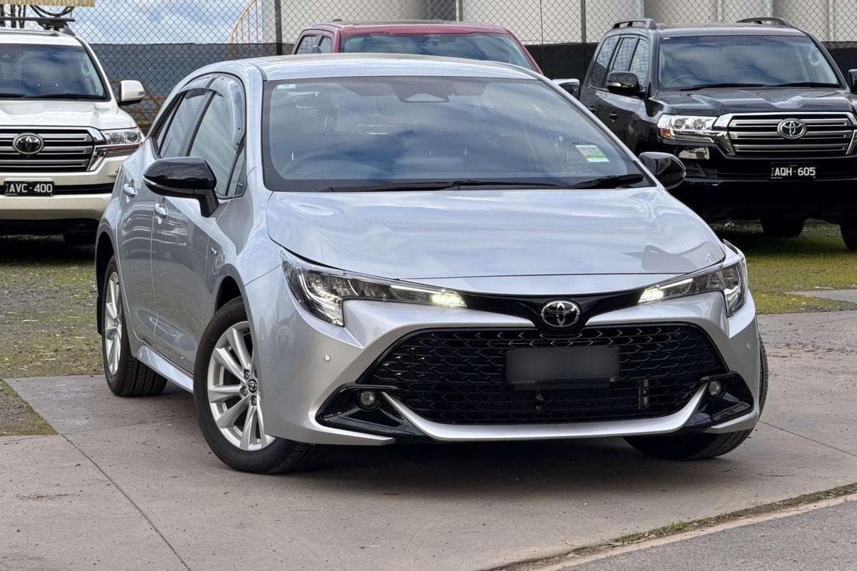 2025 Toyota Corolla SX in Silver