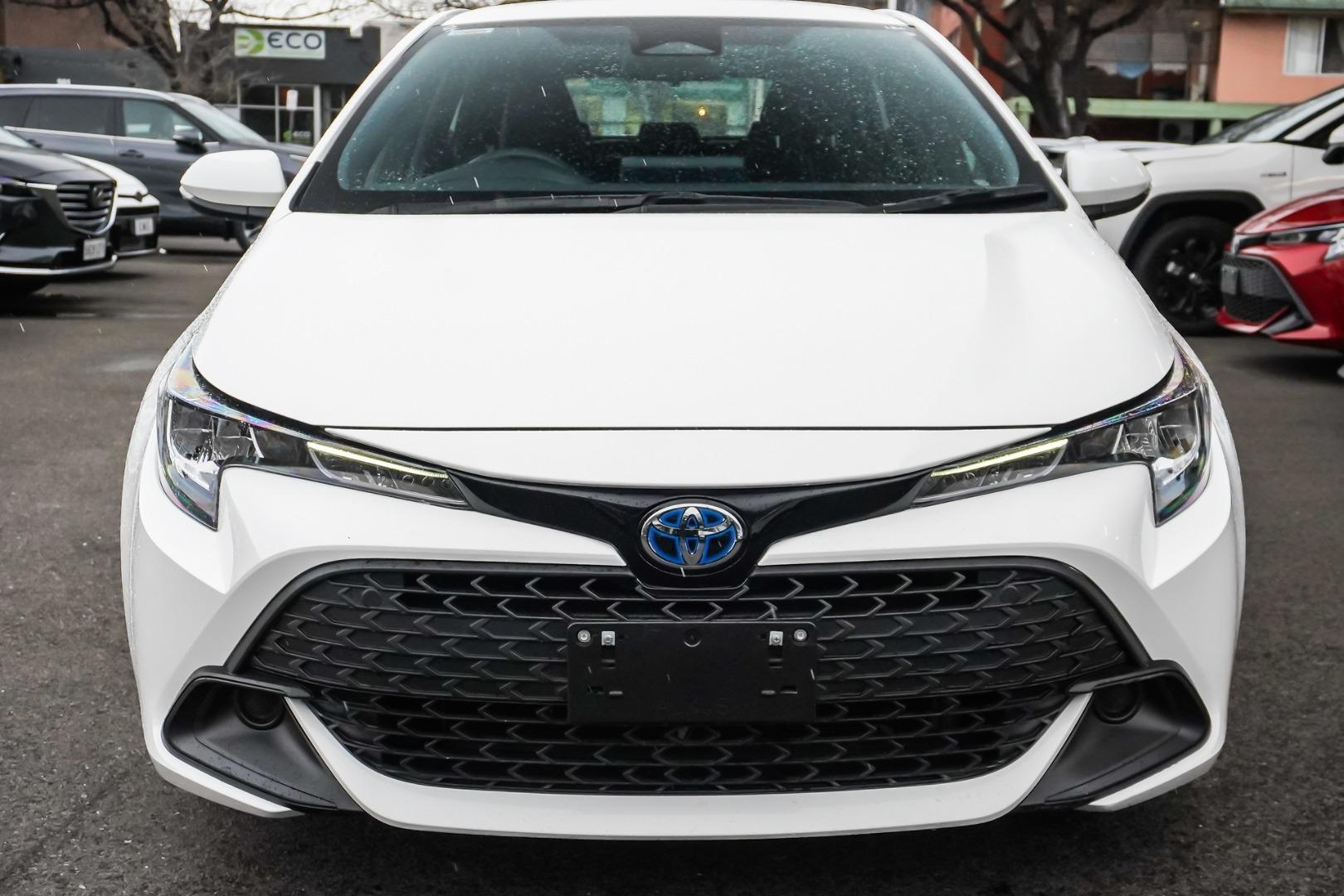 2022 Toyota Corolla Ascent Sport in White