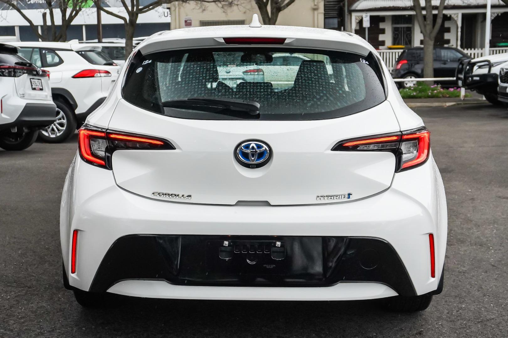 2022 Toyota Corolla Ascent Sport in White