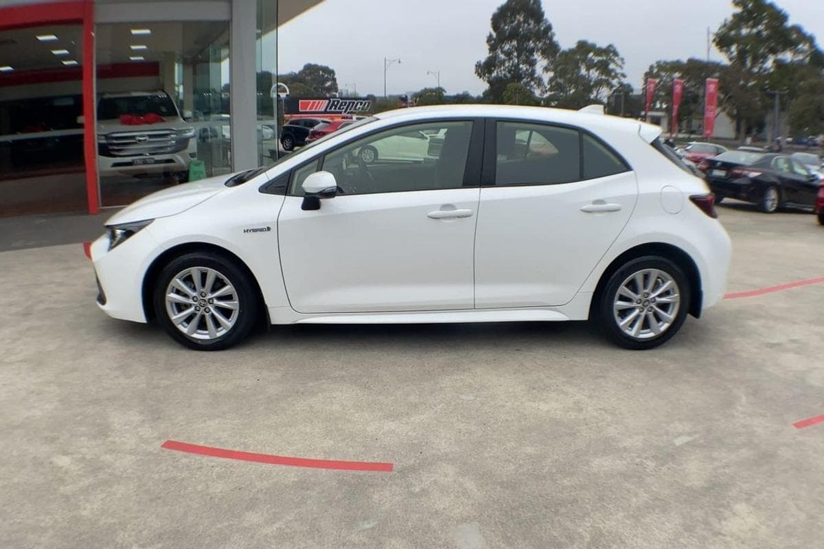 2023 Toyota Corolla Ascent Sport in White