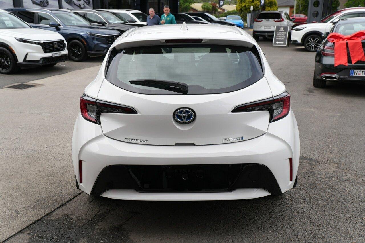 2023 Toyota Corolla Ascent Sport in White