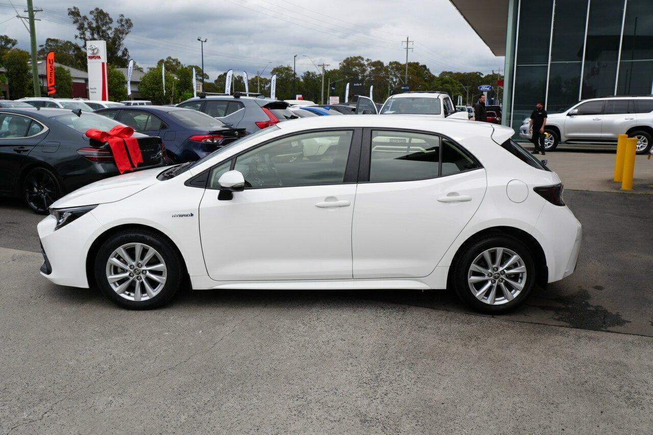 2023 Toyota Corolla Ascent Sport in White