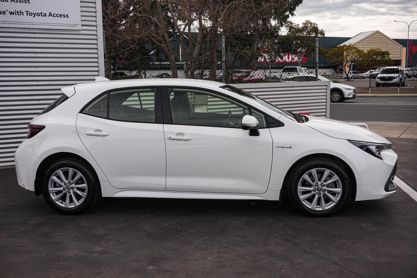 2023 Toyota Corolla Ascent Sport in White