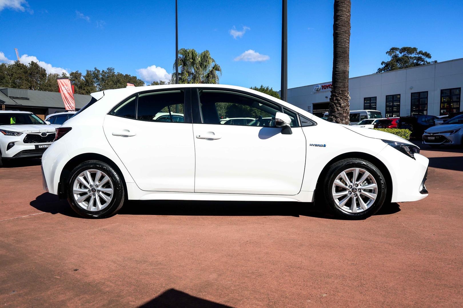 2023 Toyota Corolla Ascent Sport in White