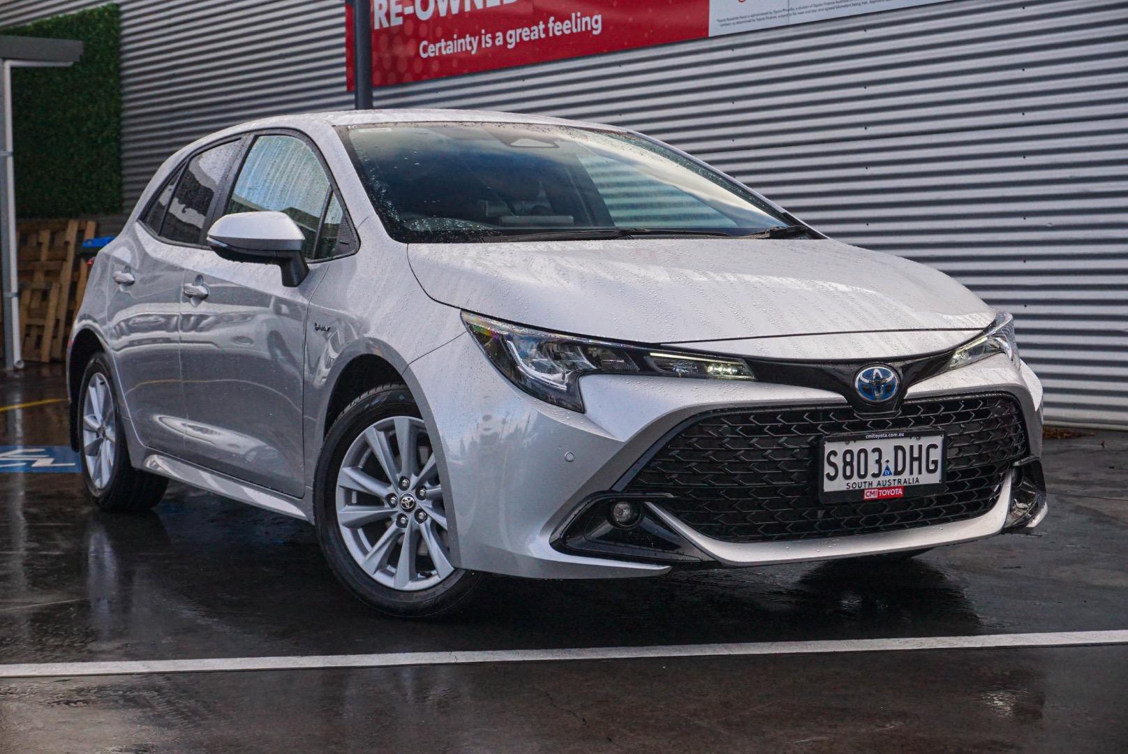 2025 Toyota Corolla SX in Silver