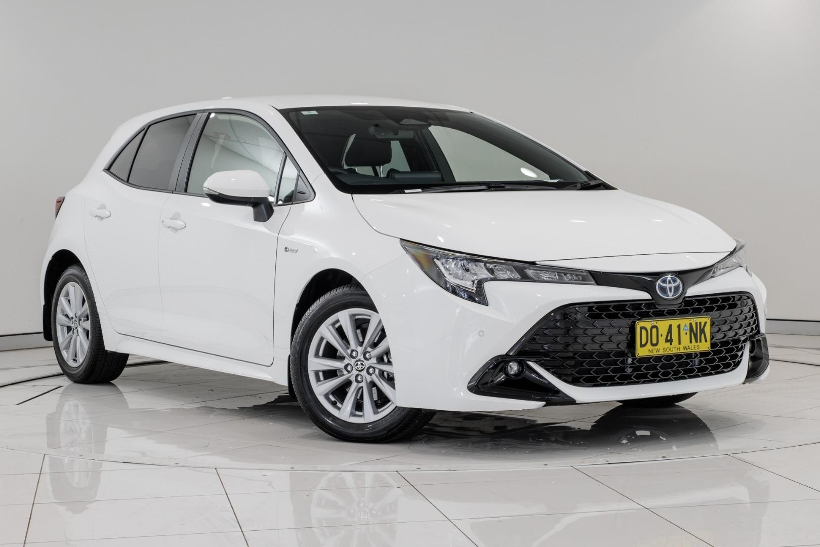 2025 Toyota Corolla SX in White
