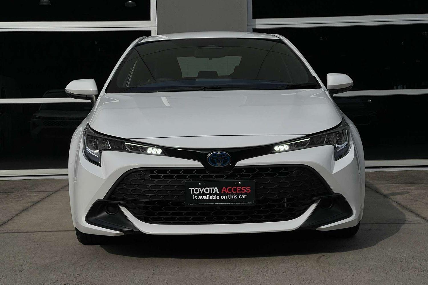 2023 Toyota Corolla Ascent Sport in White