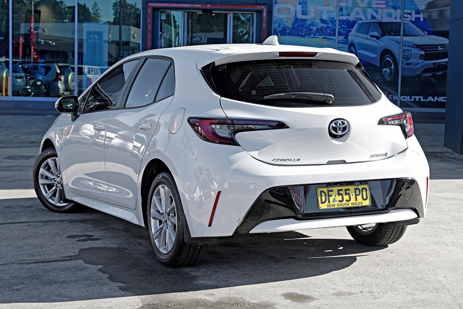 2022 Toyota Corolla Ascent Sport in White