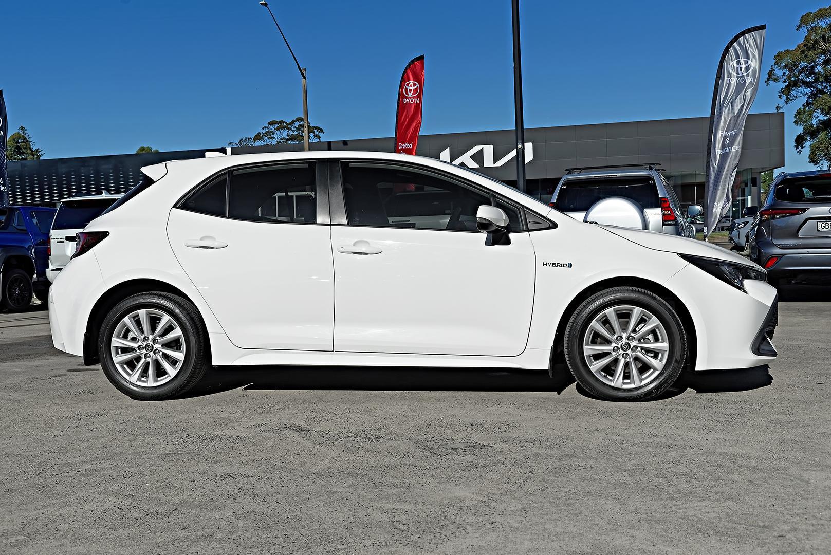 2022 Toyota Corolla Ascent Sport in White